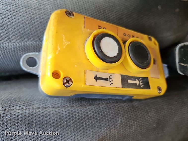 image for item LM9153 2003 Ford F450 Super Duty  dump flatbed truck