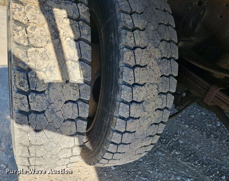 image for item LM9153 2003 Ford F450 Super Duty  dump flatbed truck