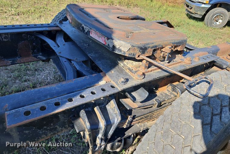 image for item LM9154 1999 International 4900  semi truck