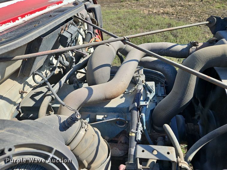 image for item LM9154 1999 International 4900  semi truck