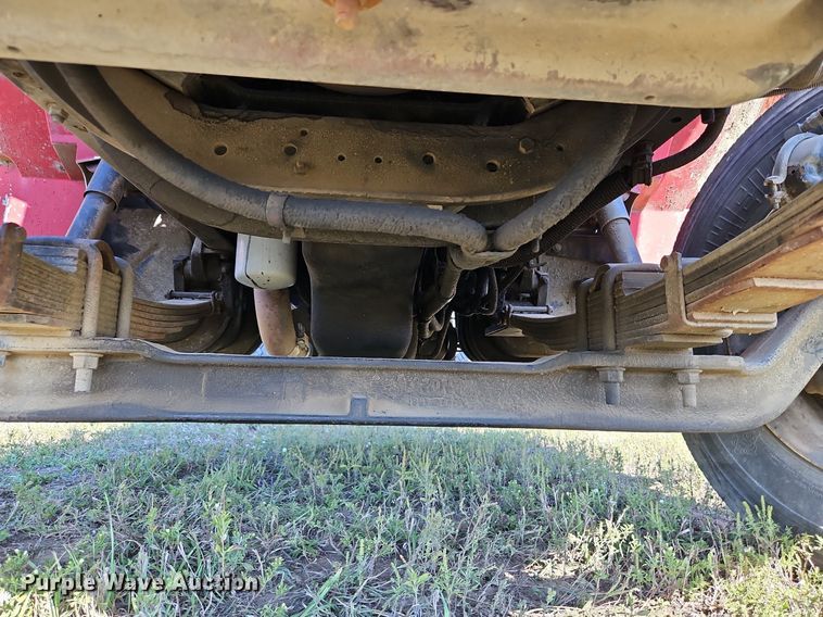 image for item LM9154 1999 International 4900  semi truck