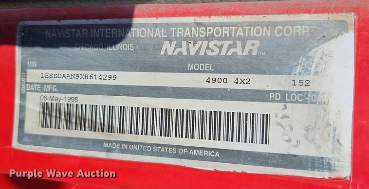 image for item LM9154 1999 International 4900  semi truck