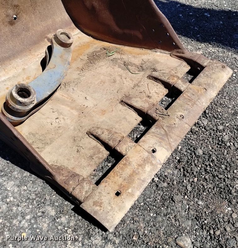 image for item LN9807 52" W bucket