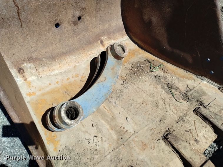 image for item LN9807 52" W bucket