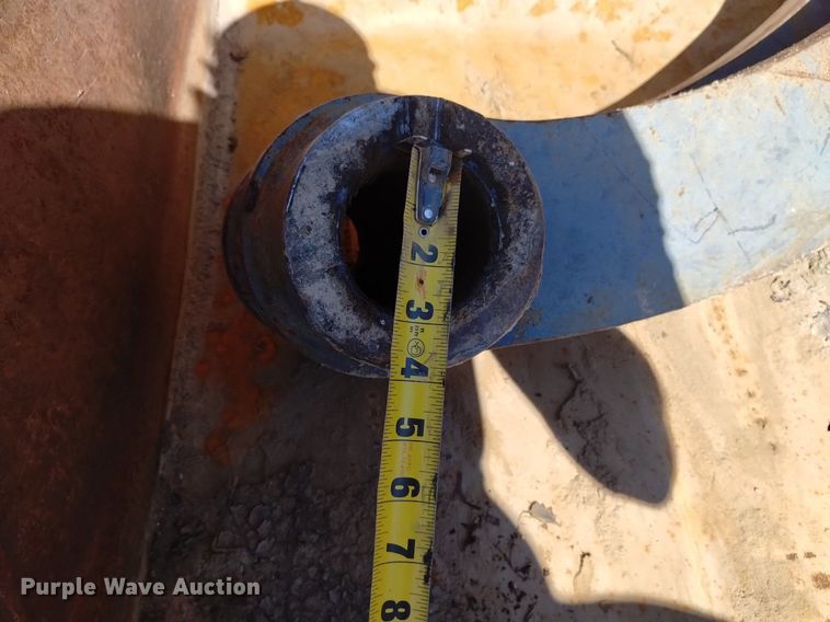 image for item LN9807 52" W bucket