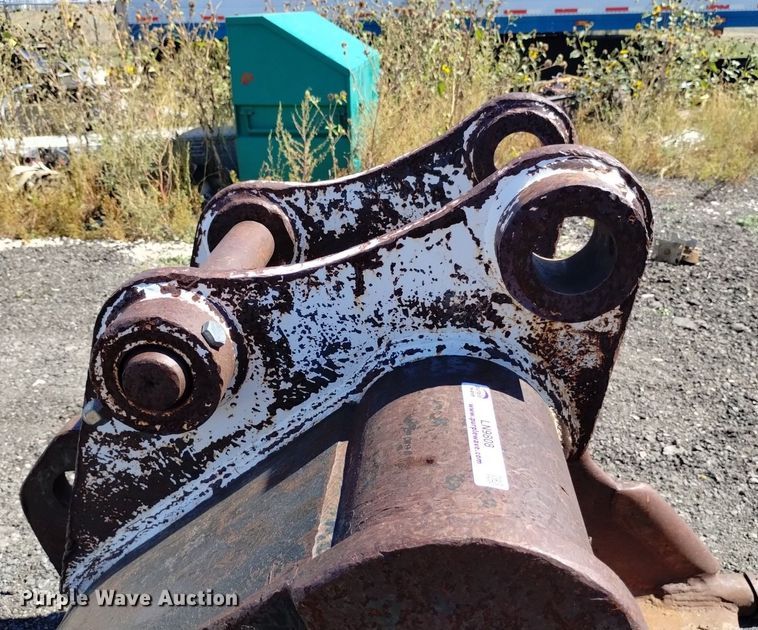 image for item LN9808 Entek  40" W bucket