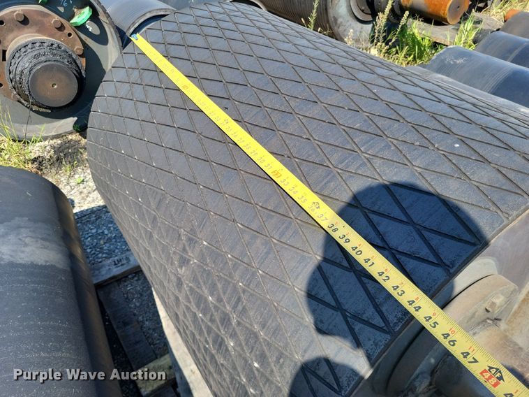 image for item LS9759 Approximately (6) 42" conveyor rollers