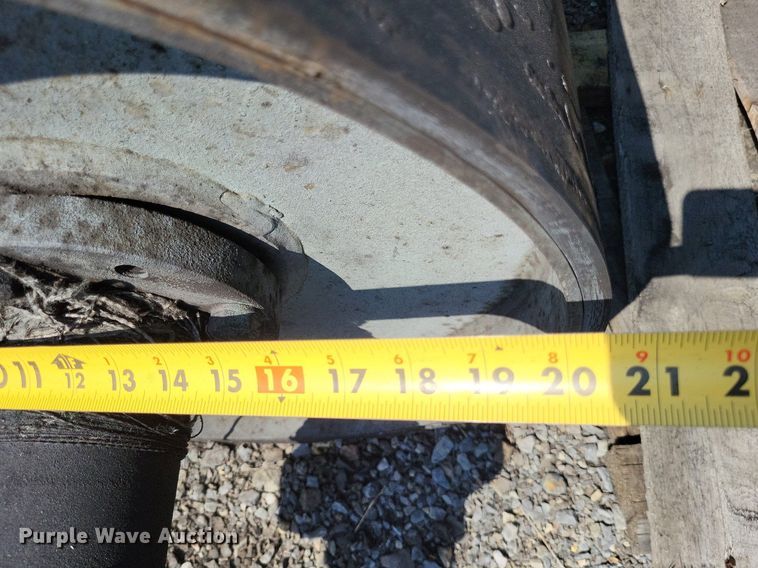 image for item LS9759 Approximately (6) 42" conveyor rollers