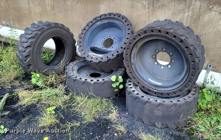 image for item LS9769 (5) skid steer tires