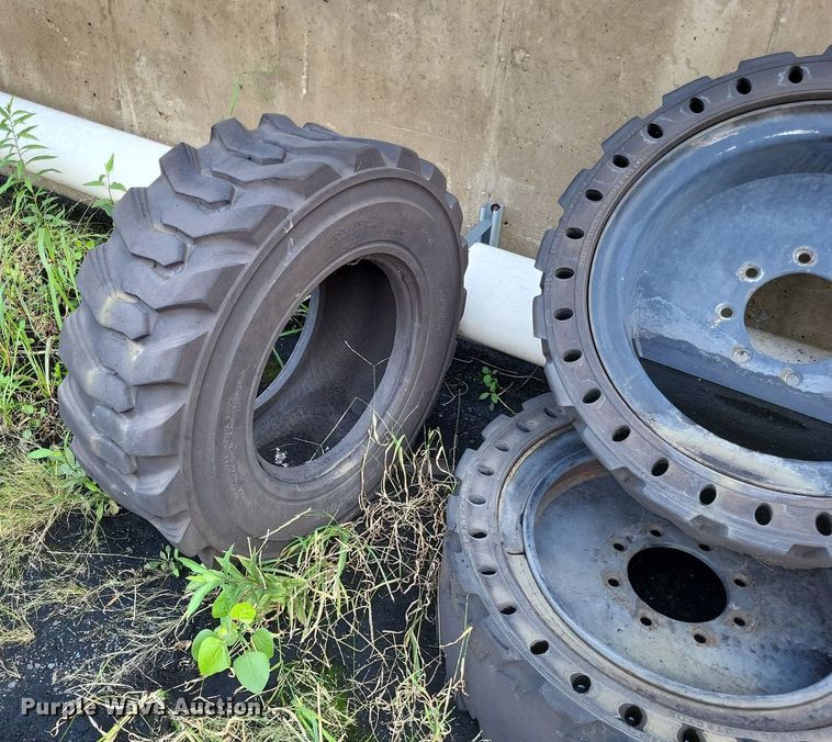 image for item LS9769 (5) skid steer tires