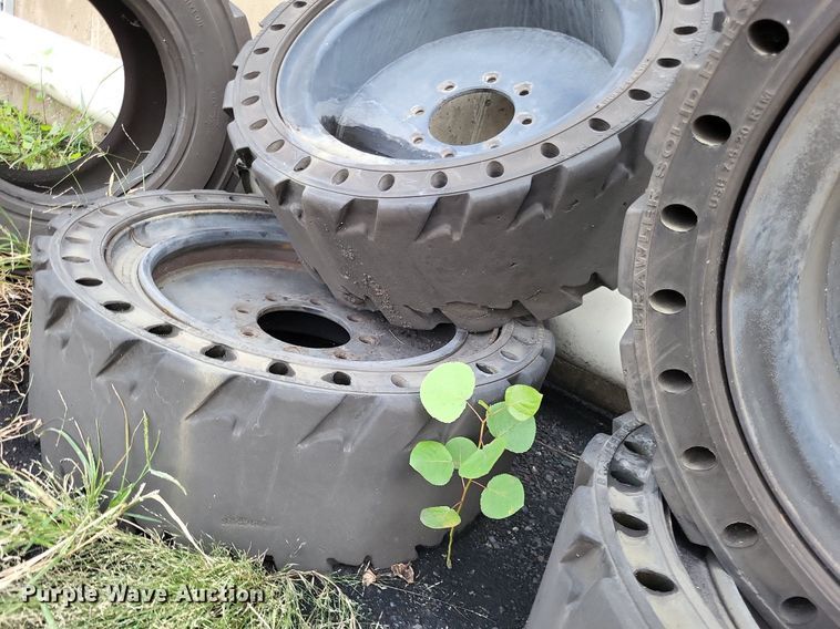 image for item LS9769 (5) skid steer tires