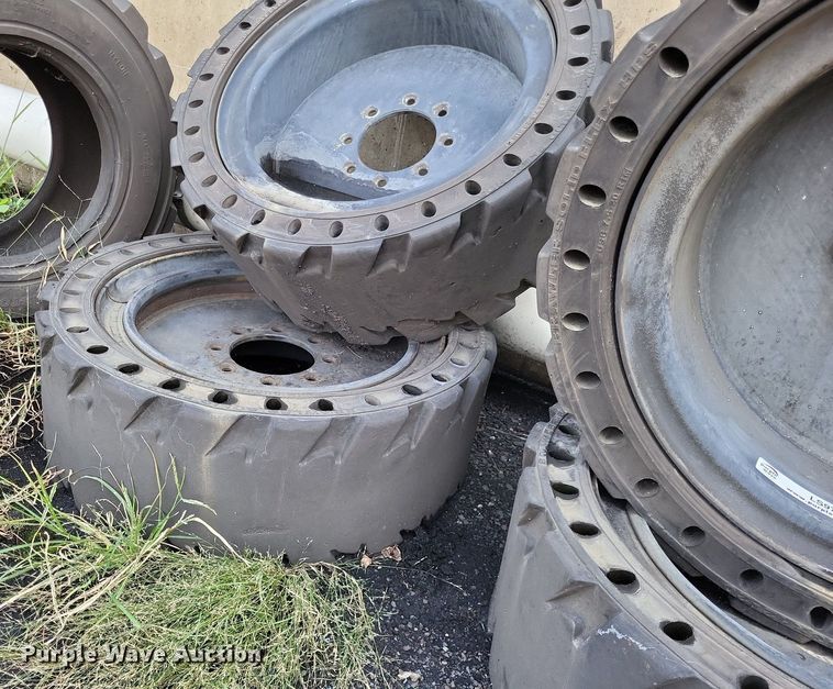 image for item LS9769 (5) skid steer tires