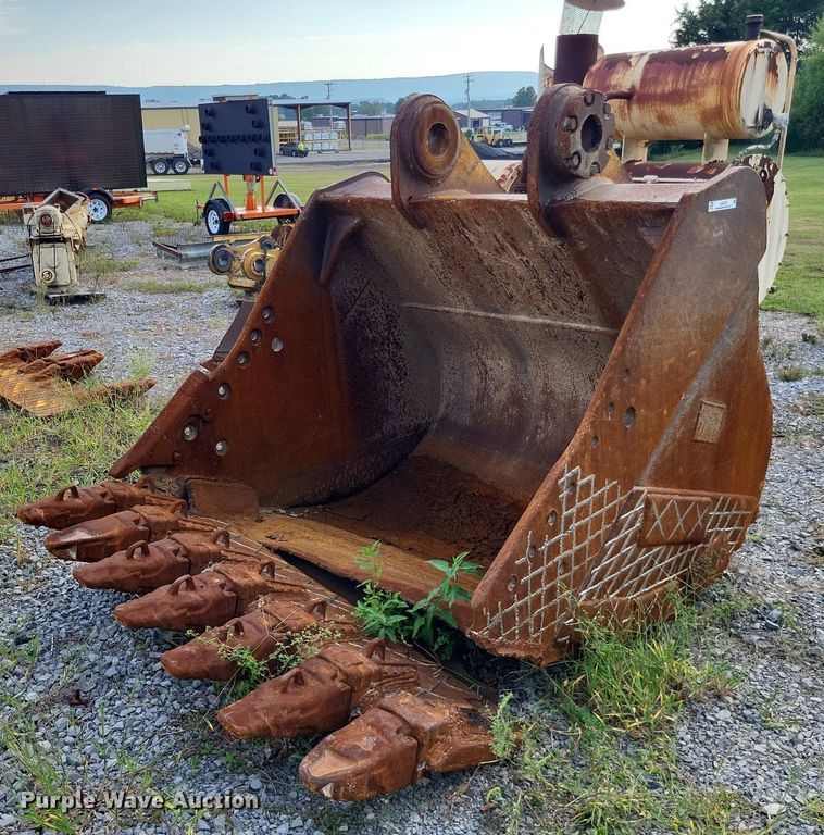 image for item LS9772 (2) excavator buckets