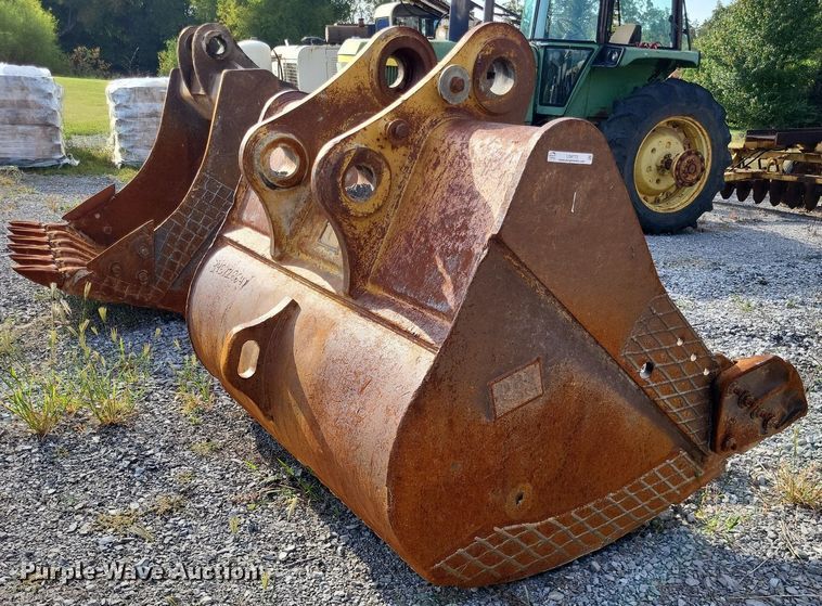 image for item LS9772 (2) excavator buckets