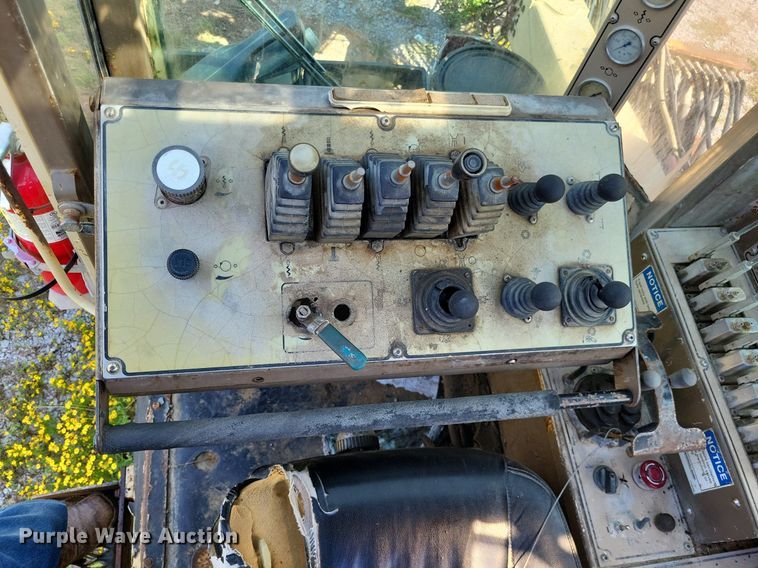 image for item LS9774 1998 Ingersoll Rand  ECM670 blasthole drill