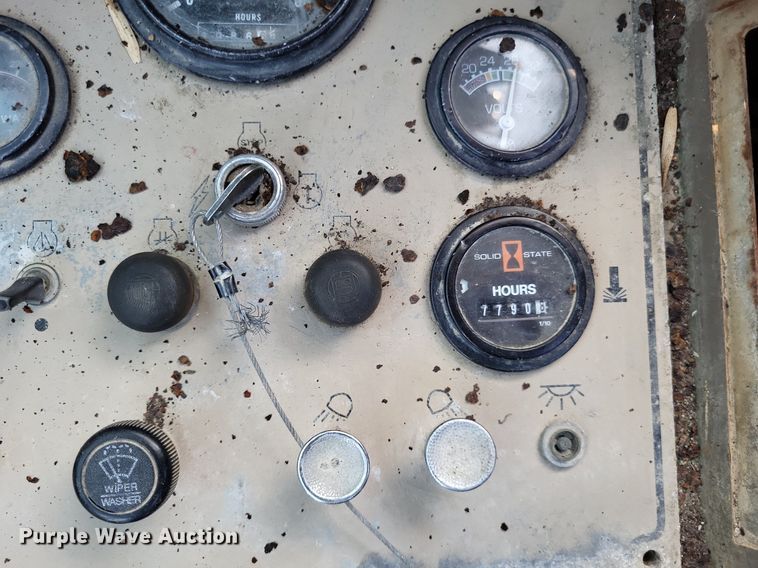 image for item LS9774 1998 Ingersoll Rand  ECM670 blasthole drill