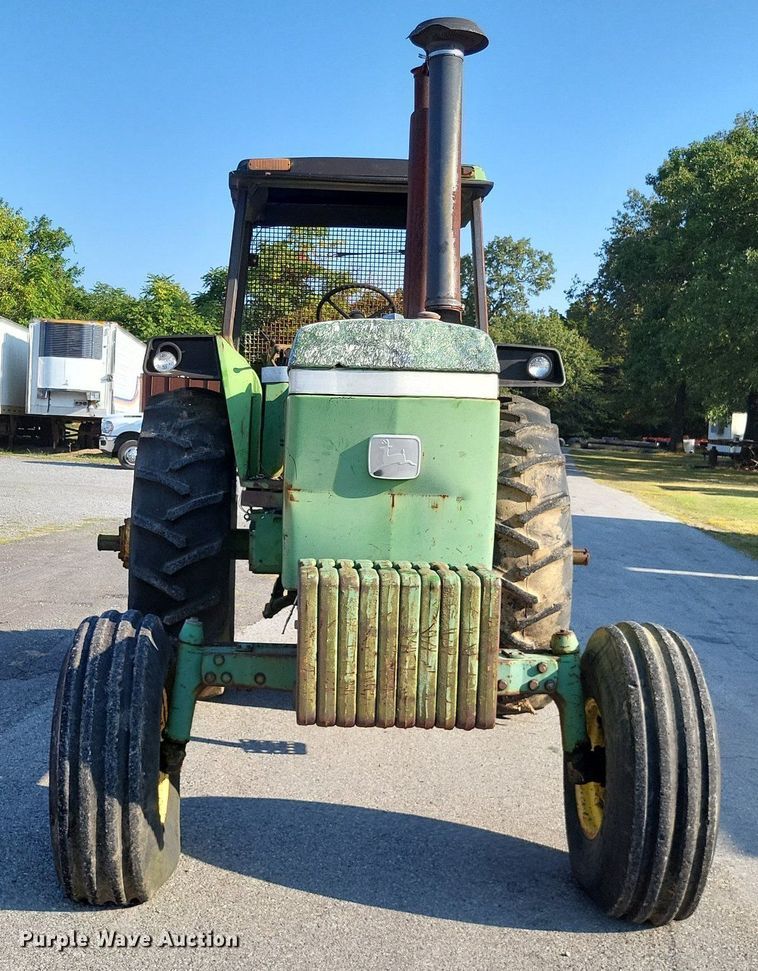 image for item LS9777 1975 John Deere 4430W tractor