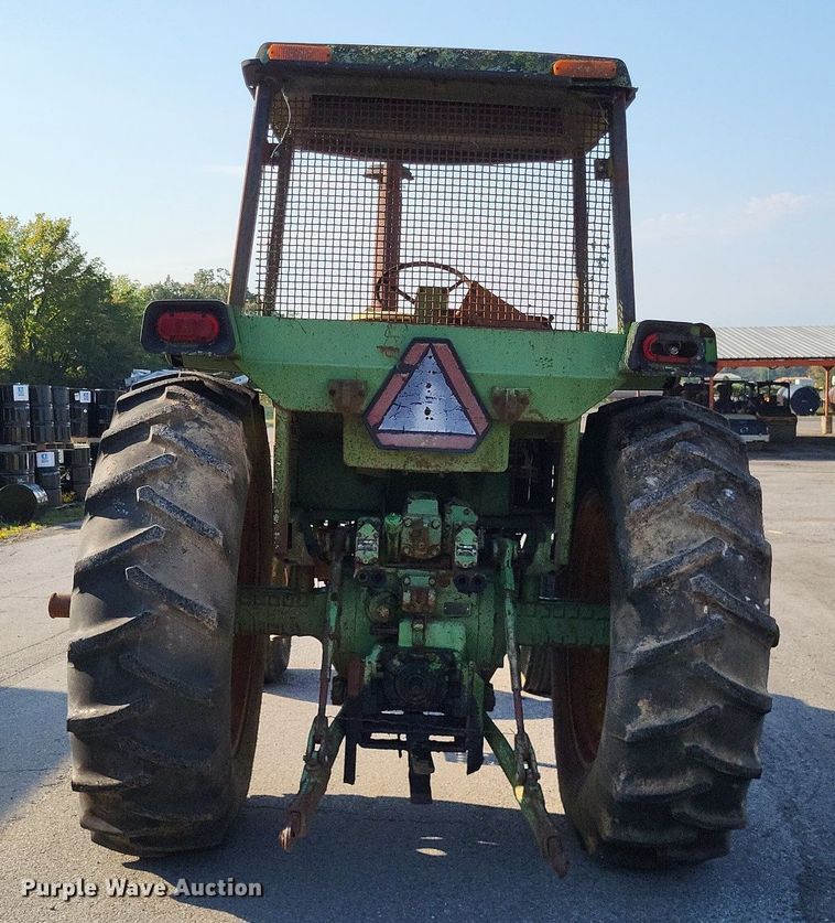 image for item LS9777 1975 John Deere 4430W tractor