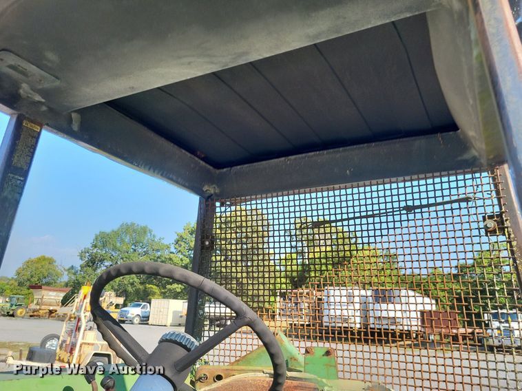 image for item LS9777 1975 John Deere 4430W tractor