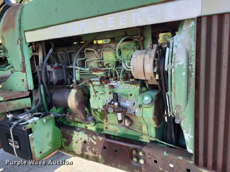 image for item LS9777 1975 John Deere 4430W tractor