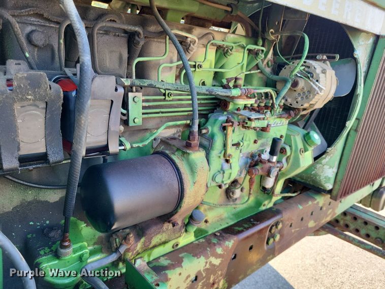 image for item LS9777 1975 John Deere 4430W tractor