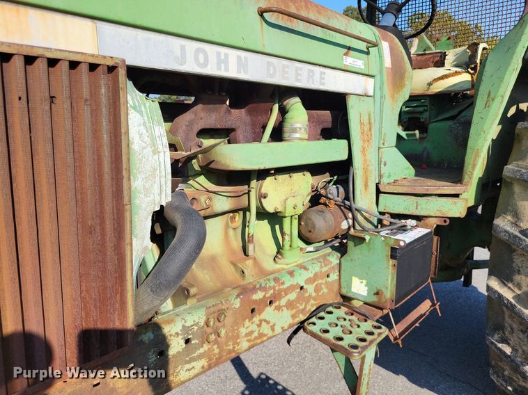 image for item LS9777 1975 John Deere 4430W tractor