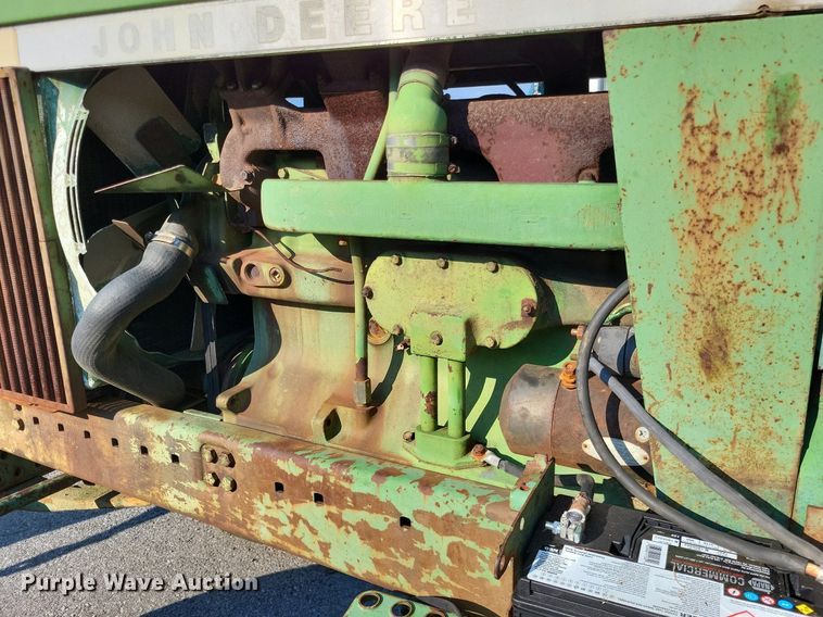 image for item LS9777 1975 John Deere 4430W tractor