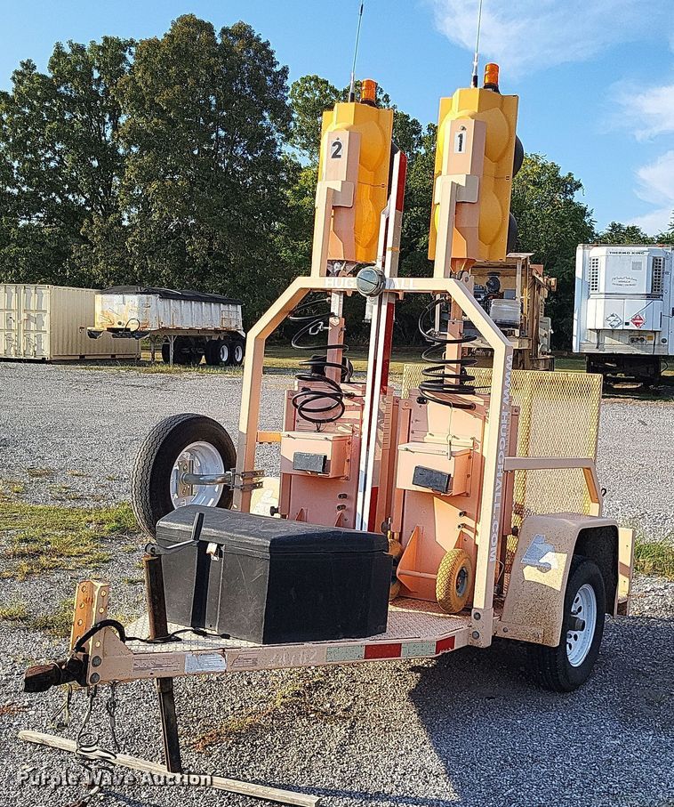 image for item LS9778 2010 Traffic signal trailer