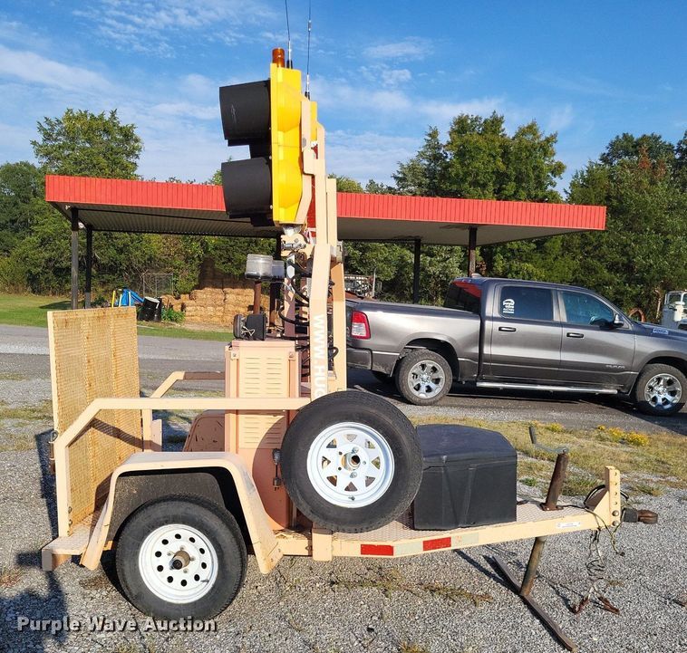 image for item LS9778 2010 Traffic signal trailer