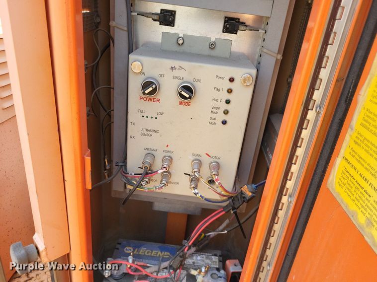 image for item LS9778 2010 Traffic signal trailer