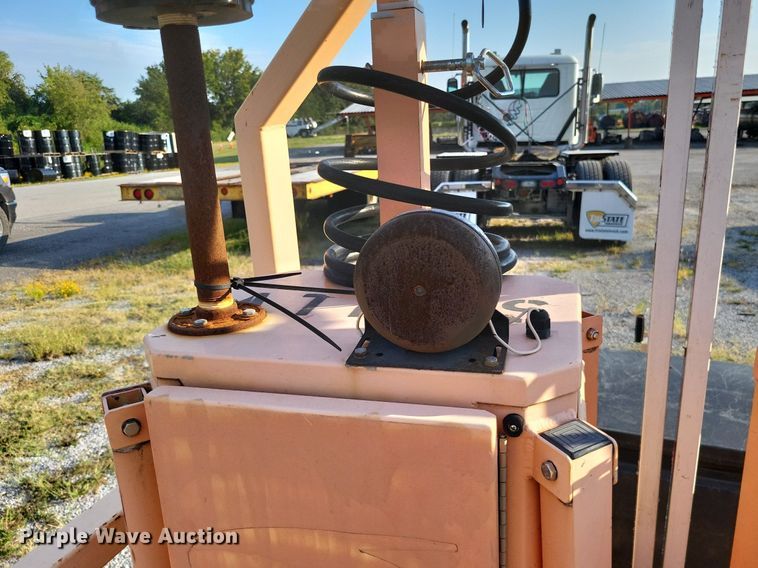 image for item LS9778 2010 Traffic signal trailer