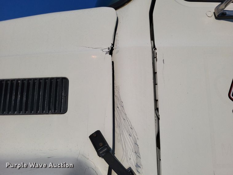 image for item LS9779 1993 Mack CH613 semi truck