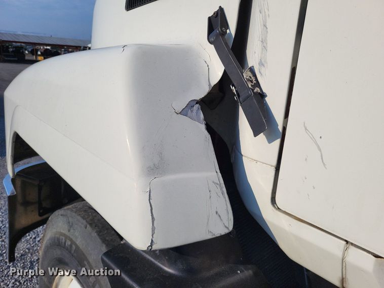 image for item LS9779 1993 Mack CH613 semi truck