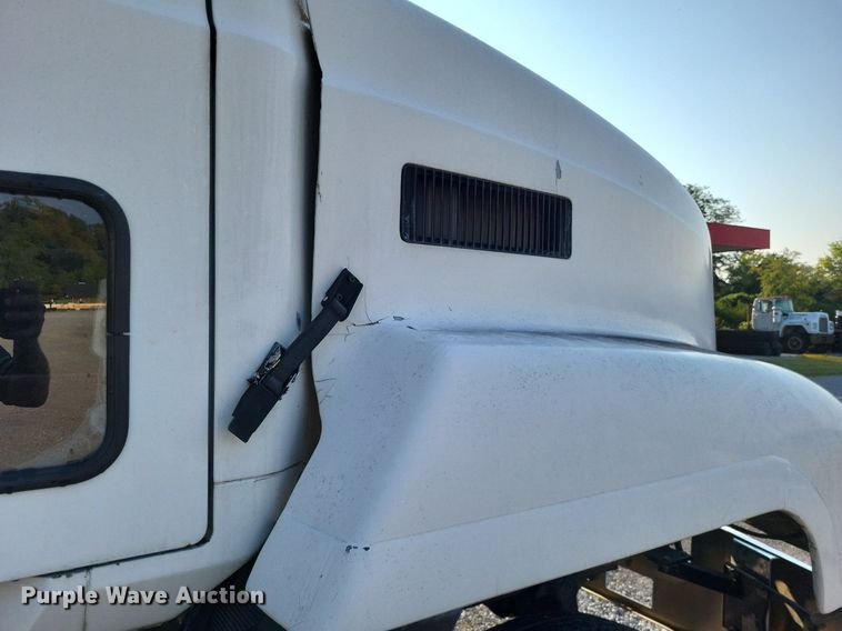 image for item LS9779 1993 Mack CH613 semi truck