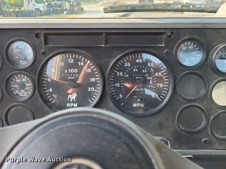 image for item LS9779 1993 Mack CH613 semi truck