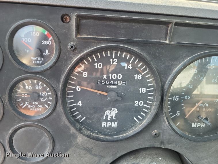 image for item LS9779 1993 Mack CH613 semi truck