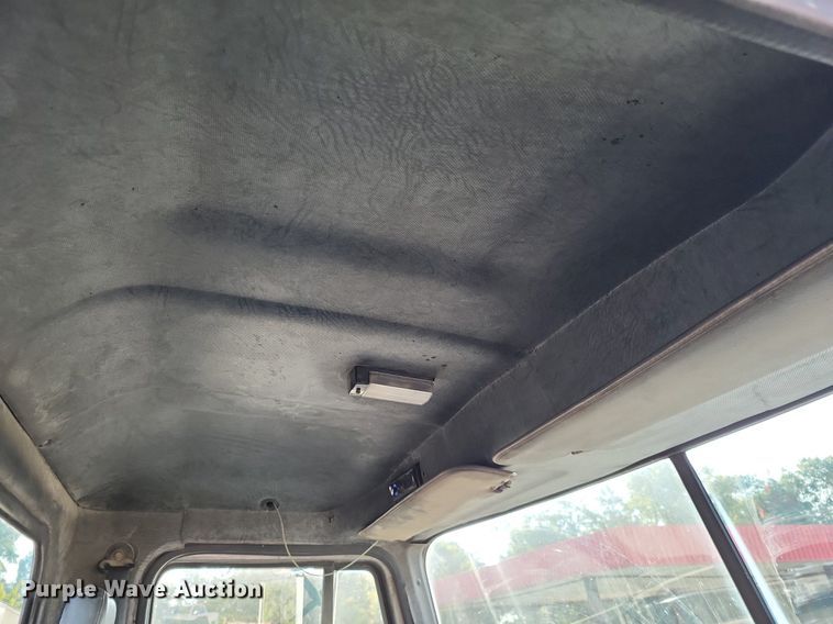 image for item LS9779 1993 Mack CH613 semi truck