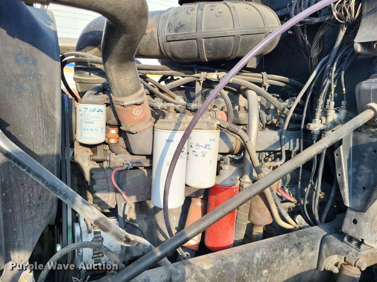 image for item LS9779 1993 Mack CH613 semi truck