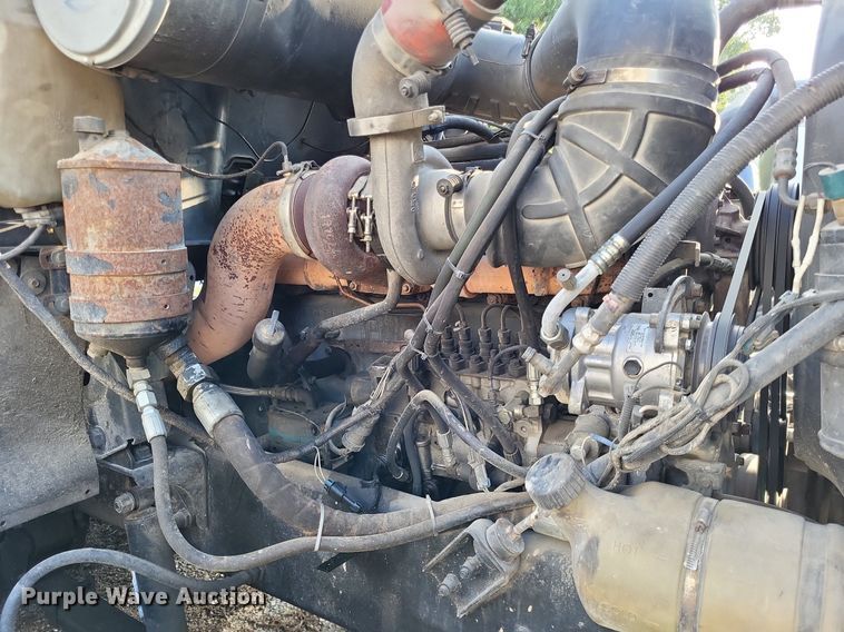 image for item LS9779 1993 Mack CH613 semi truck