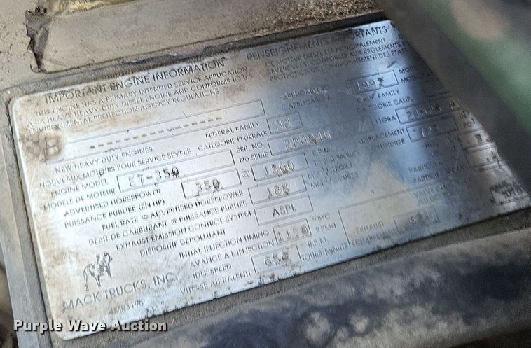 image for item LS9779 1993 Mack CH613 semi truck