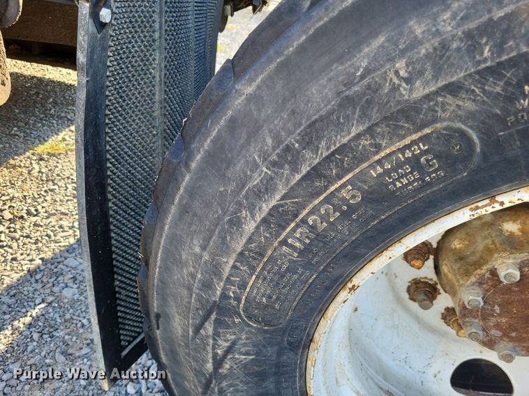 image for item LS9779 1993 Mack CH613 semi truck