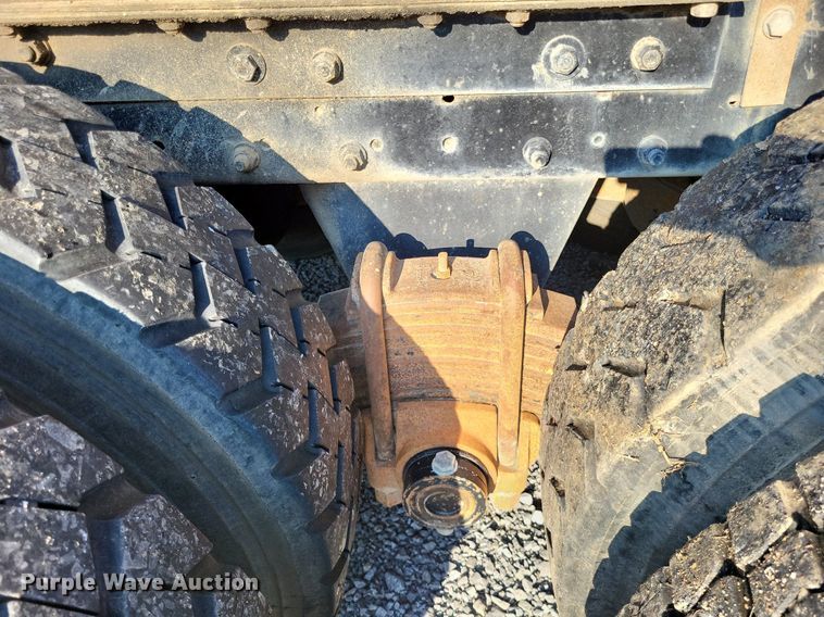 image for item LS9779 1993 Mack CH613 semi truck