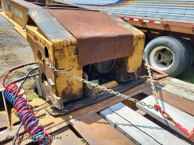 image for item LS9780 1990 Holden HPD47350 lowboy equipment trailer