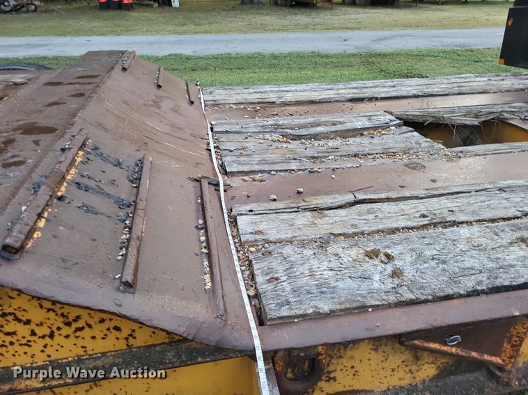 image for item LS9780 1990 Holden HPD47350 lowboy equipment trailer