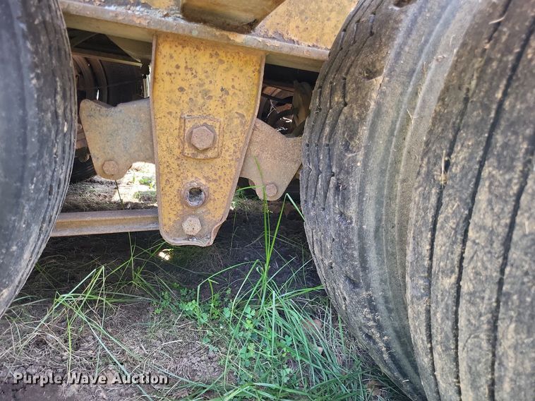 image for item LS9780 1990 Holden HPD47350 lowboy equipment trailer