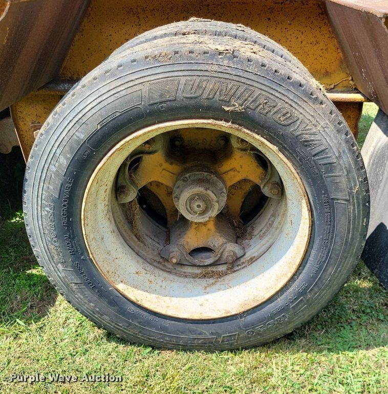 image for item LS9780 1990 Holden HPD47350 lowboy equipment trailer