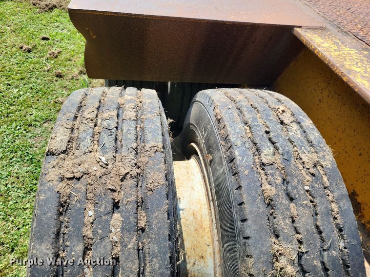 image for item LS9780 1990 Holden HPD47350 lowboy equipment trailer