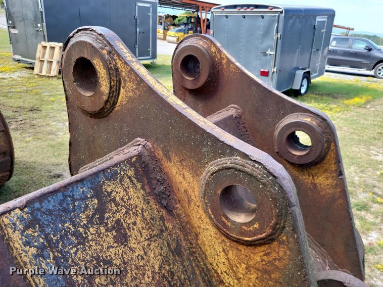 image for item LS9785 (2) excavator buckets