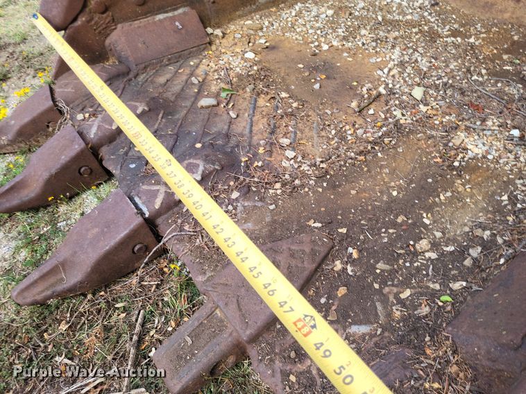 image for item LS9785 (2) excavator buckets