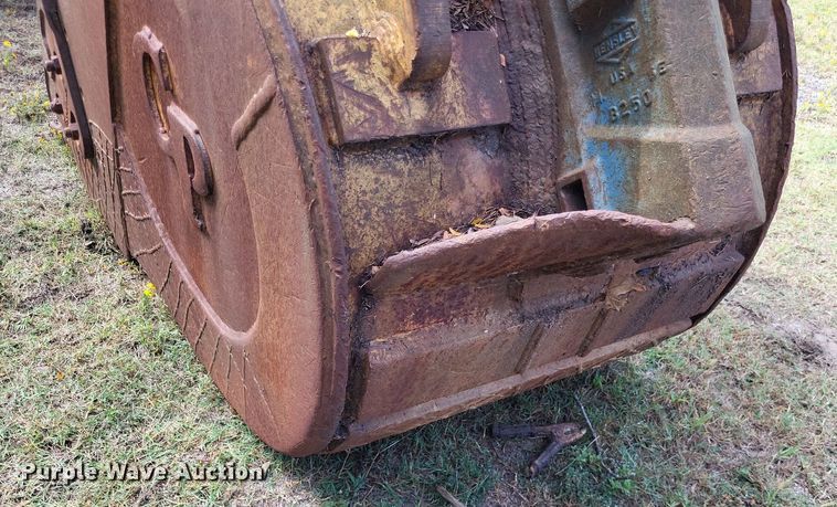 image for item LS9785 (2) excavator buckets